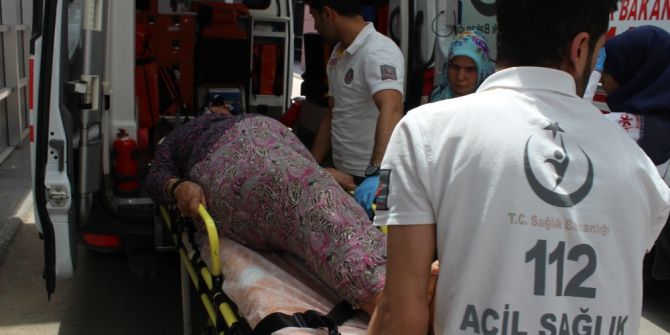 Temizlik Yaparken Merdivenden Düştü