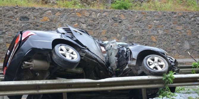 Takla Atan Otomobil 40 Metre Sürüklendi