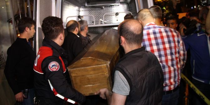 İftar Sonrası Cinnet Getiren Baba Önce Kızını Sonra Kendini Öldürdü