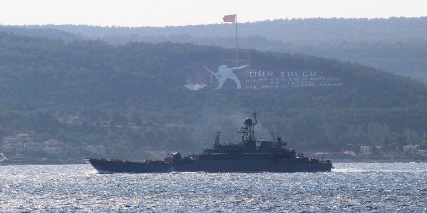 Rus Savaş Gemisi Çanakkale Boğazı’ndan Geçti
