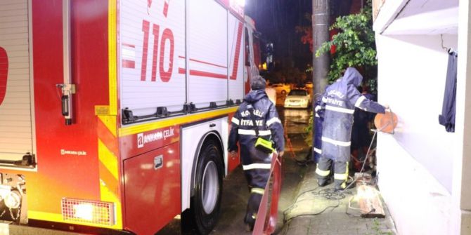 Sahur Sofrasında Sele Yakalandılar