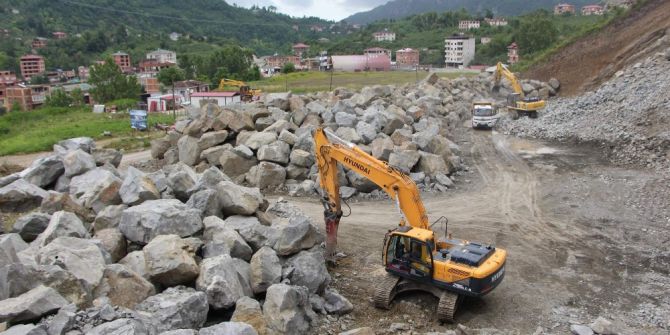 Dağı Delip Taşı Çıkartıyor, Yurt Dışına İhraç Ediyor