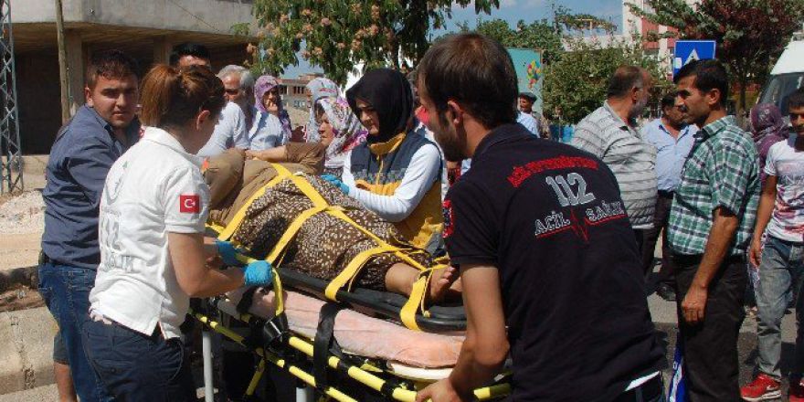 Minibüsün Çarptığı Kadın Yaralandı