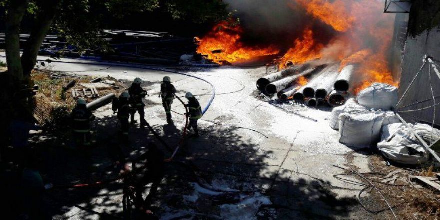 Plastik Fabrikasında Yangın Korkuttu