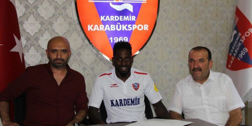 Karabükspor’da Yeni Transfer İmzayı Attı
