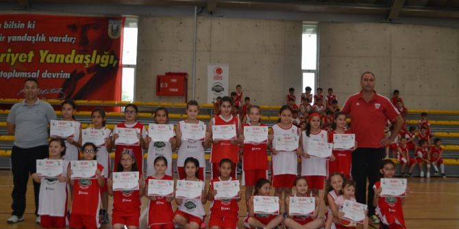 Lüleburgaz 12 Dev Adam Basketbol Okulu Sezonu Kapattı