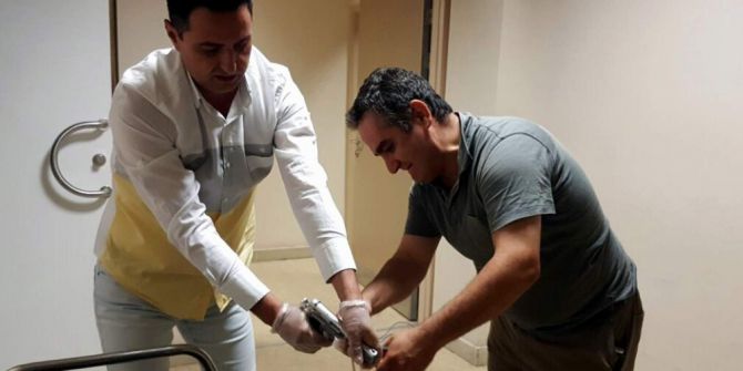 Emekli Polisin Belindeki Silah Mr Cihazına Yapıştı