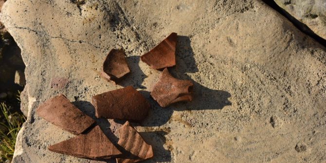 Define Avcıları Kazdıklarıyla Kaldı