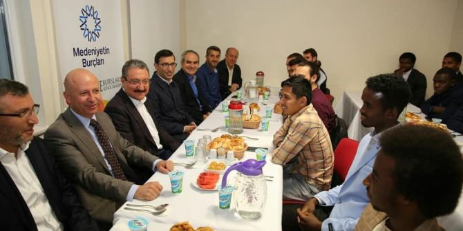 Başkan Çolakbayrakdar, 75 Farklı Ülkeden Öğrencilerle İftar Sofrasında Buluştu