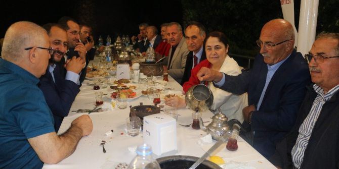 Başkan Türkmen Belediye Personeli İle İftar Sofrasında Buluştu