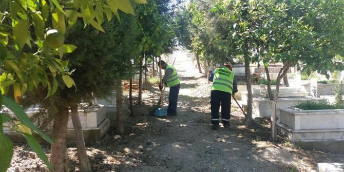 Germencik Belediyesi Mezarlıklarda Bayram Temizliğine Başladı