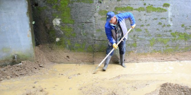 Sahur Vakti Evlerini Sel Aldı