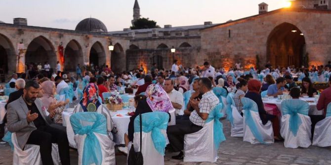 Hayırsever İş Adamı Çınar Ve Fidanları İftarda Buluşturdu