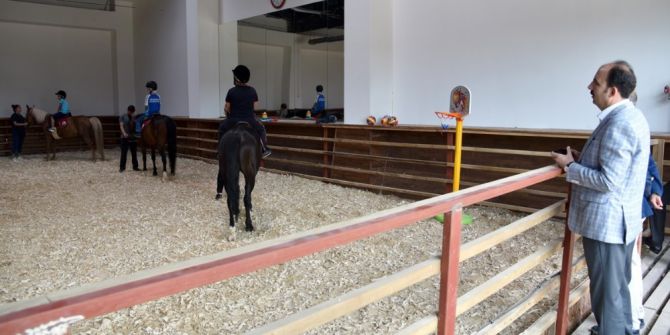 Selçuklu Belediyesi Yaz Spor Okullarında Binicilik Branşı Açtı
