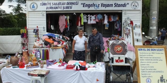 Burhaniye’de Engelsiz Yaşam Standı Açıldı