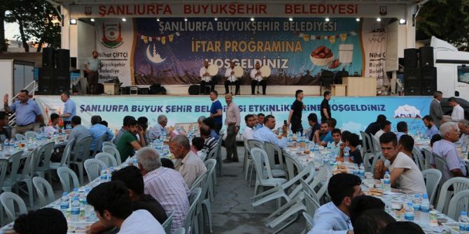 Büyükşehir Suruç’ta İftar Yemeği Düzenledi