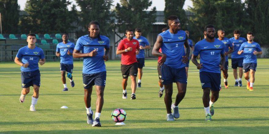 Akhisar Belediyespor Evine Döndü