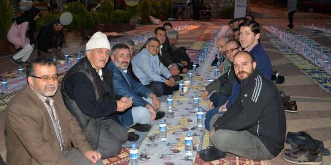 İhh’dan "Ümmet İftarı"