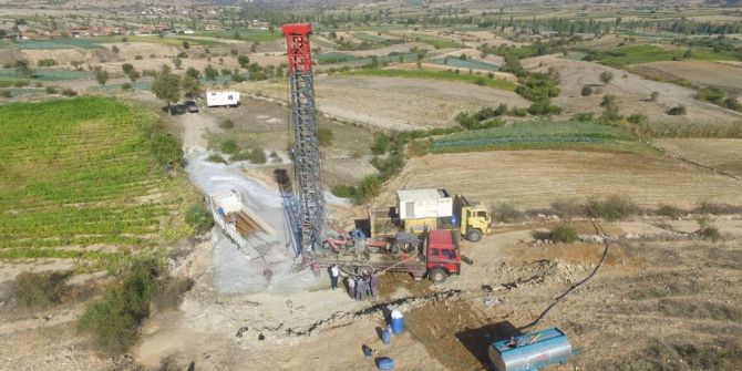 Maski, Denetimsiz Sondajlar Hakkında Uyardı