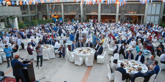 Ak Parti Şehitkamil İlçe Başkanlığından İftar Yemeği