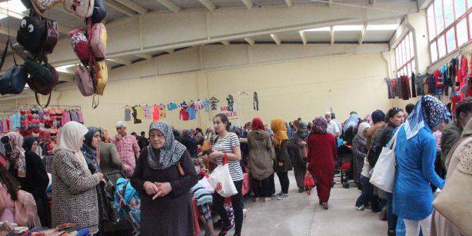 Bilecik’te Bayram Öncesi Giyim Pazarı Doldu Taştı