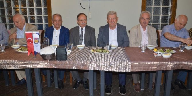 Manisa Lisesi Mezunları İftarda Buluştu