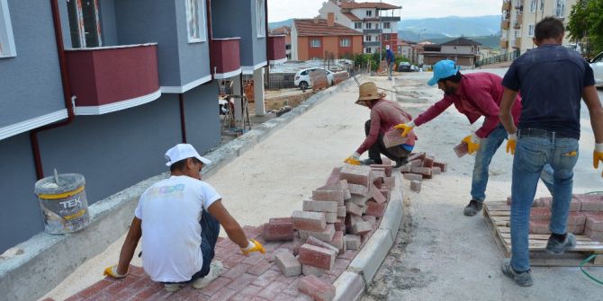 Bilecik Belediyesinden Asfalt Yama Ve Parke Taşı Çalışmaları