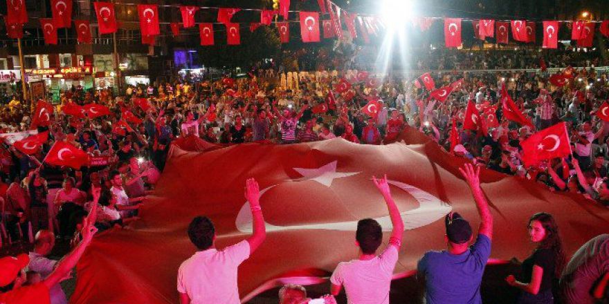 Demokrasi Şöleni Antalya’da Kaldığı Yerden Devam Ediyor