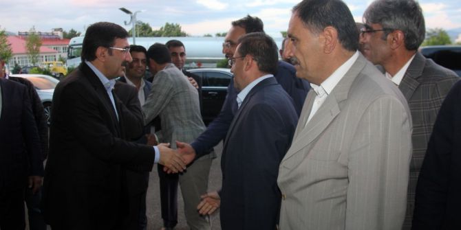 Ak Parti’li Yılmaz: “Sokak Siyasetinin Değil, Meşru Siyasetin Ön Plana Alınması Lazım"