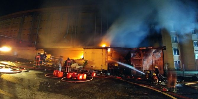 Arnavutköy’de Deri Fabrikasında Yangın