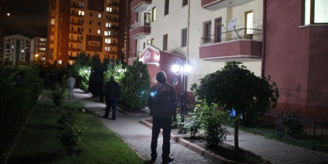 Bozulan Asansörden İnmeye Çalışan Çocuk Asansör Boşluğuna Düşerek Can Verdi