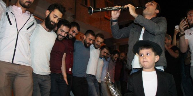 Elazığ’da Davullu Klarnetli Sahur Halayı