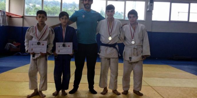 Salihlili Judocular Rize’den 4 Madalya İle Döndü