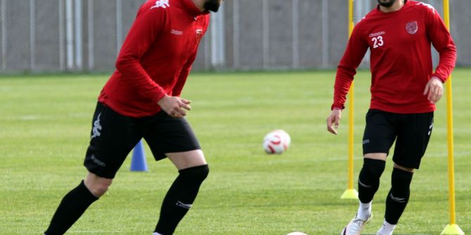 Samsunspor, 3 Futbolcu İle Yollarını Ayırdı