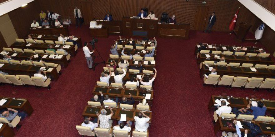 Ankara Büyükşehir Belediye Meclisi’nden Demokrasi Şehitlerine Vefa