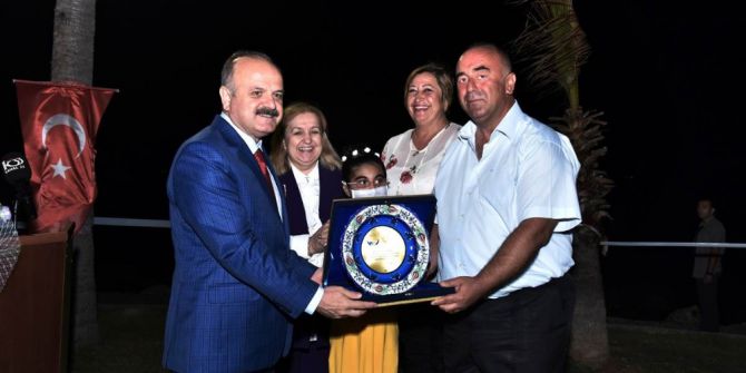 Vali Çakacak Koruyucu Ailelerle İftarda Buluştu