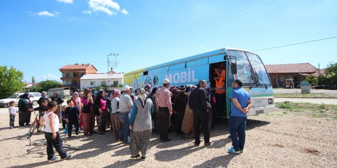Beyşehir’de Mobil Giyim Bankası Bayram Yardımı İçin Yollarda