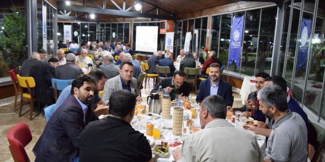 Anadolu Gençlik Derneği Kayseri Şubesi Mgv Vefa Gecesi Düzenledi