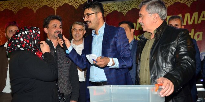 Pursaklar Belediyesi 10 Kişiye Umre Hediye Etti