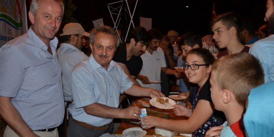 Sarıkoca’dan Demokrasi Nöbetinde Görev Alan Personellere Teşekkür