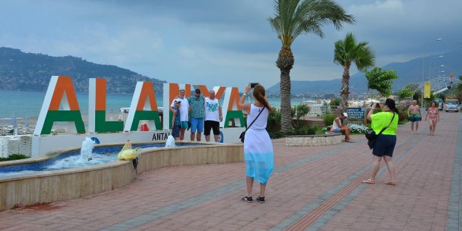 Oba Tosmur Sahil Yolu İlgi Odağı Oldu