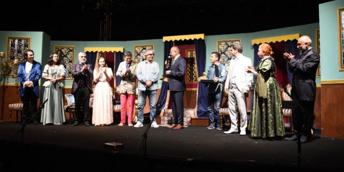 Şehr-i Şahane Kumpanyası Ve Akidezadeler Oyunu Düzcelilerden Beğeni Aldı