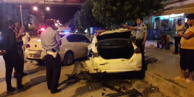 Alkollü Sürücü Park Halindeki Polis Aracına Arkadan Çarptı