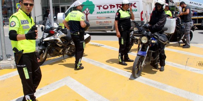 1,5 Saatte 52 Motosiklet Sorgulandı