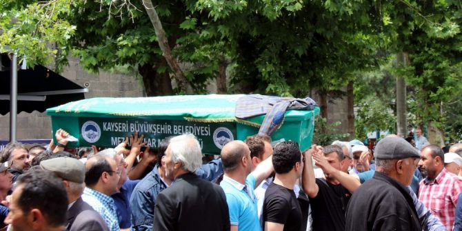 Asansör Boşluğuna Düşen Çocuk Toprağa Verildi