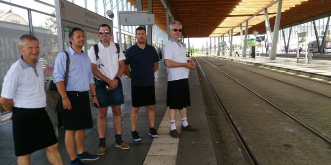 Otobüs Şoförlerinden Etekli Protesto