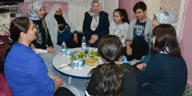 Vali Azizoğlu’nun Eşi, Aile Ziyaretlerini Sürdürüyor