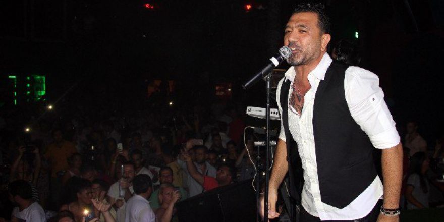 Altan Çetin Yeni Albümünü Marmarisli Hayranları İle Kutladı