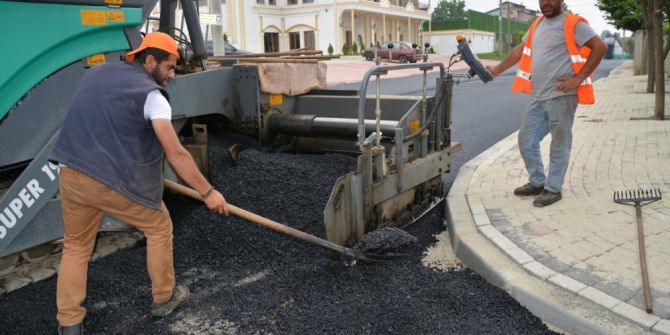 Kartepe’de Asfaltlama Çalışmaları Devam Ediyor
