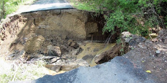 Sivas’ta Sağanak Yağış Nedeniyle Çöken Menfez Onarıldı